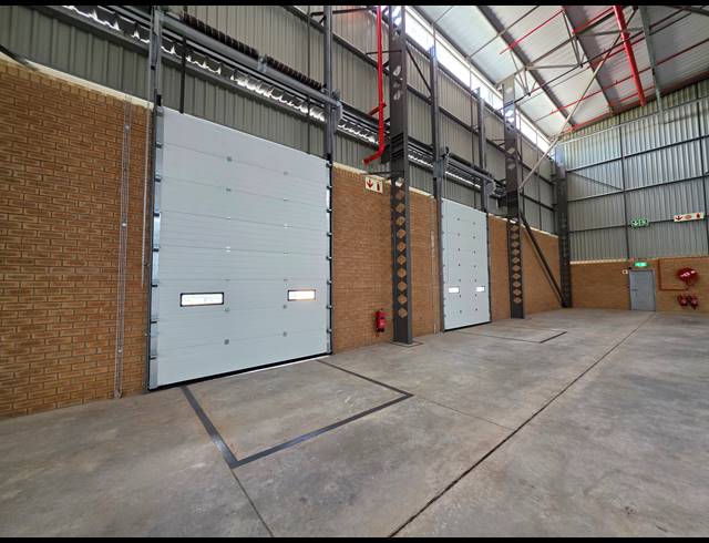 3,107M² WAREHOUSE TO LET IN AIRPORT PARK
